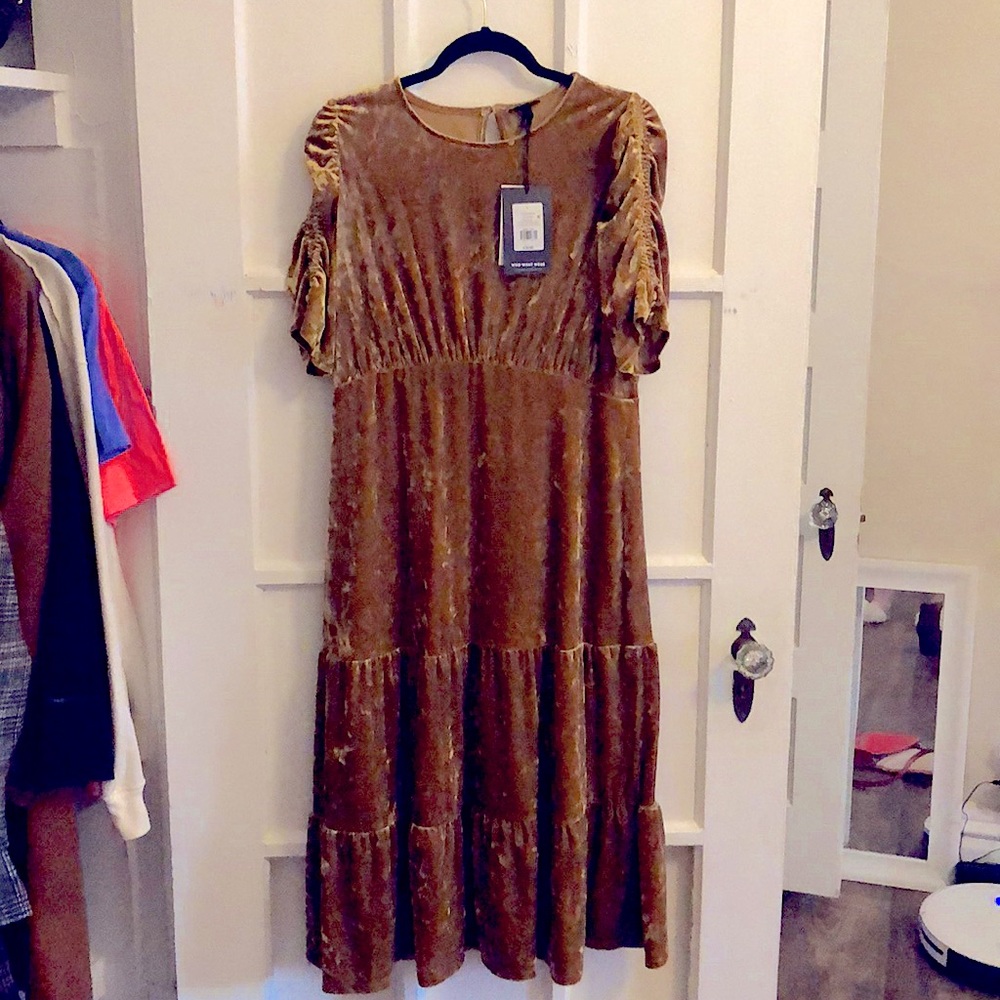 Who What Wear, velvet tiered fitted dress. Gold, size large.